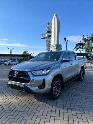 TOYOTA HILUX 2.8 D-4D TURBO DIESEL CD SRV 4X4 AUTOMÁTICO